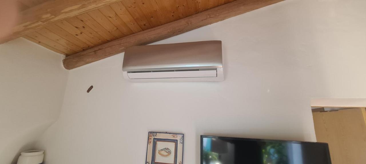 Beautiful House In Stunning Nature, 22 Minutes From Beaches, 5 Minutes To Lake, Air Condition Cool And Heat, And Very Fast Internet In All Rooms, Dishwasher, Washing Machine And Induction Cooking シルヴェス エクステリア 写真