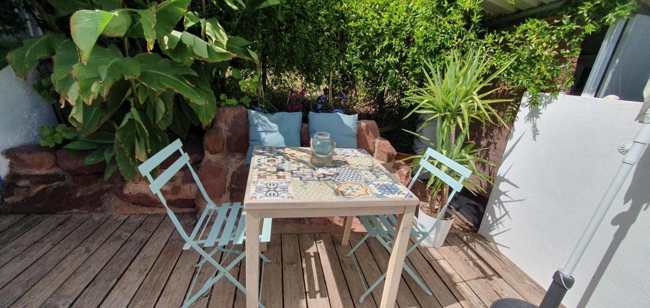 Beautiful House In Stunning Nature, 22 Minutes From Beaches, 5 Minutes To Lake, Air Condition Cool And Heat, And Very Fast Internet In All Rooms, Dishwasher, Washing Machine And Induction Cooking シルヴェス エクステリア 写真